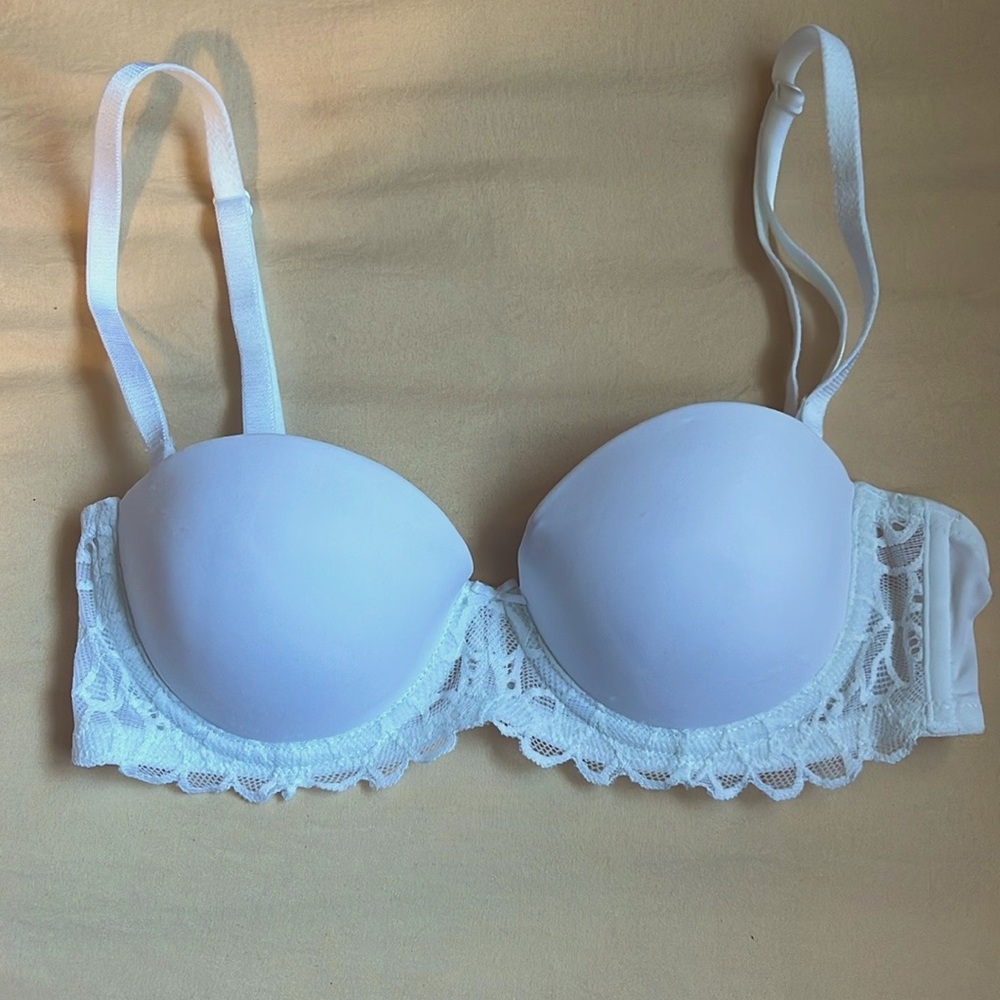 White SO bra in perfect condition